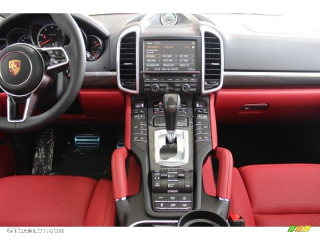 2016 Porsche Cayenne Turbo S Controls Photo #106014563