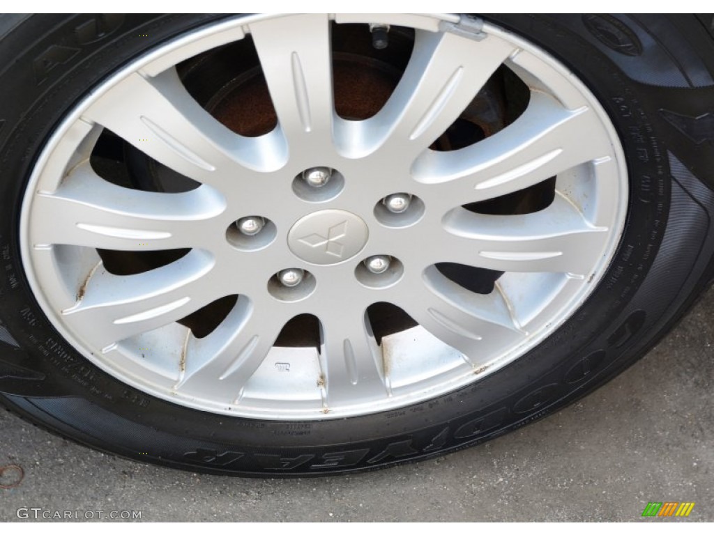 2010 Galant FE - Dover White Pearl / Medium Gray photo #19