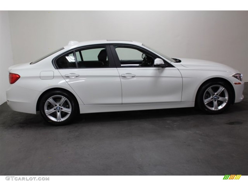 2013 3 Series 320i Sedan - Alpine White / Black photo #2