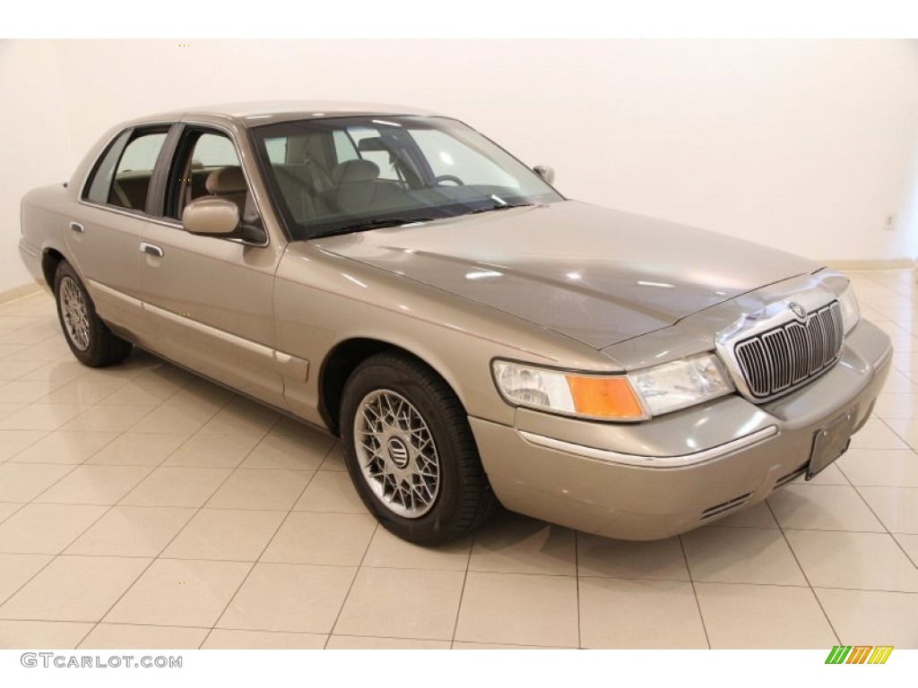 2002 Grand Marquis GS - Arizona Beige Metallic / Medium Parchment photo #1