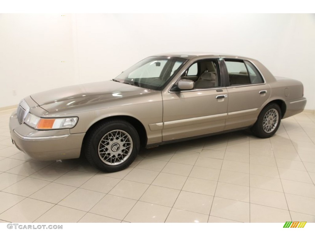 2002 Grand Marquis GS - Arizona Beige Metallic / Medium Parchment photo #3