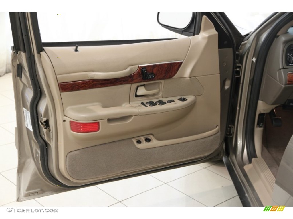 2002 Grand Marquis GS - Arizona Beige Metallic / Medium Parchment photo #4
