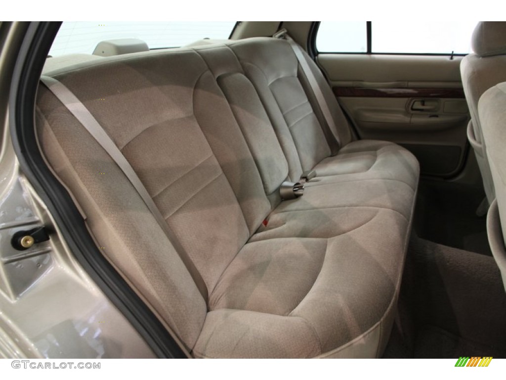 2002 Grand Marquis GS - Arizona Beige Metallic / Medium Parchment photo #11