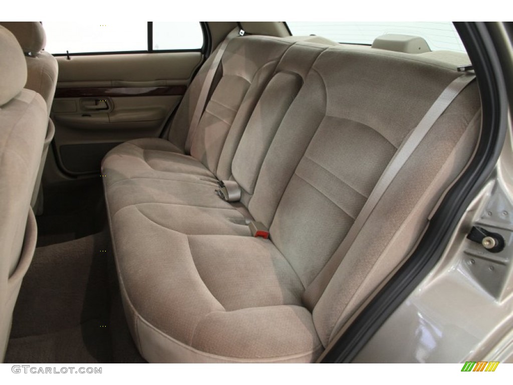 2002 Grand Marquis GS - Arizona Beige Metallic / Medium Parchment photo #12