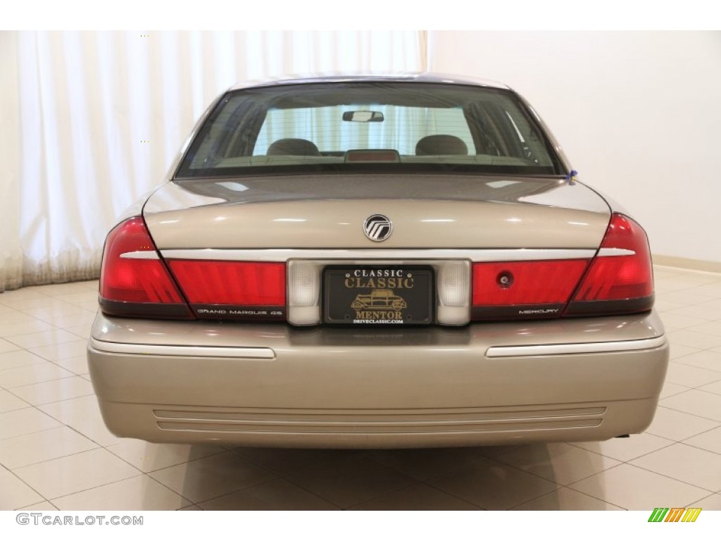 2002 Grand Marquis GS - Arizona Beige Metallic / Medium Parchment photo #13