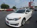 Super White - Camry SE Photo No. 4