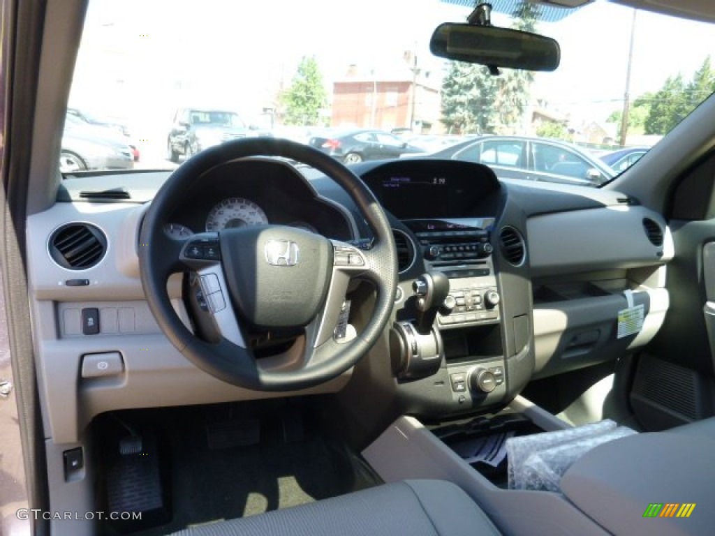 Gray Interior 2015 Honda Pilot SE 4WD Photo #106033088
