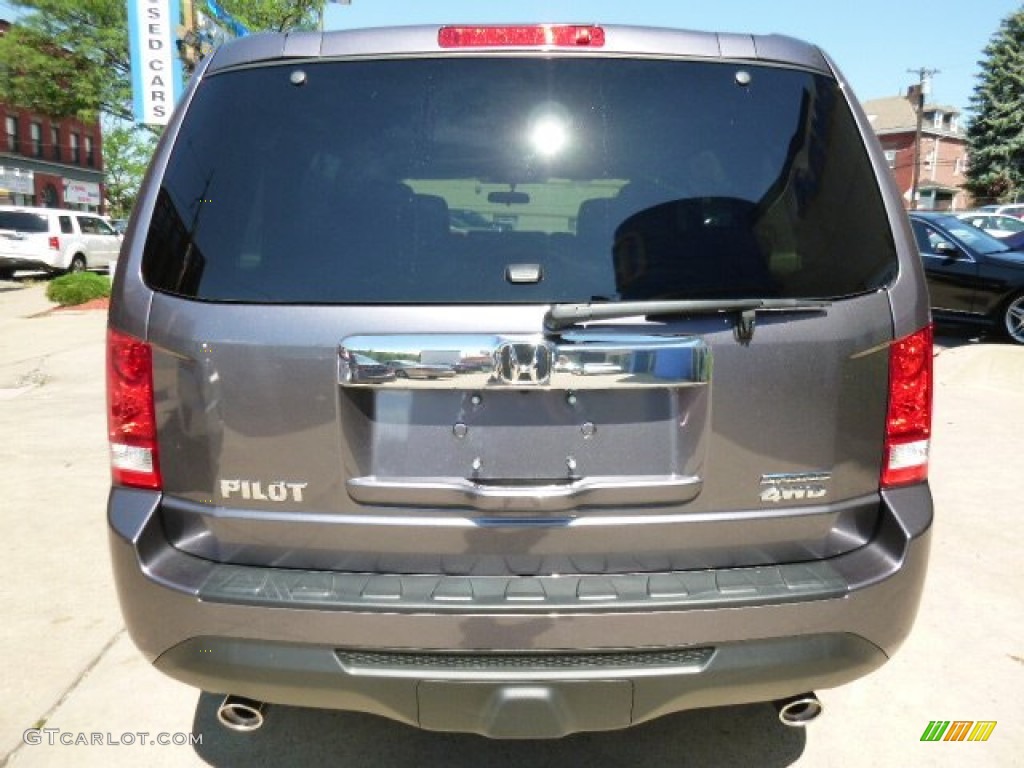 2015 Pilot SE 4WD - Modern Steel Metallic / Gray photo #11