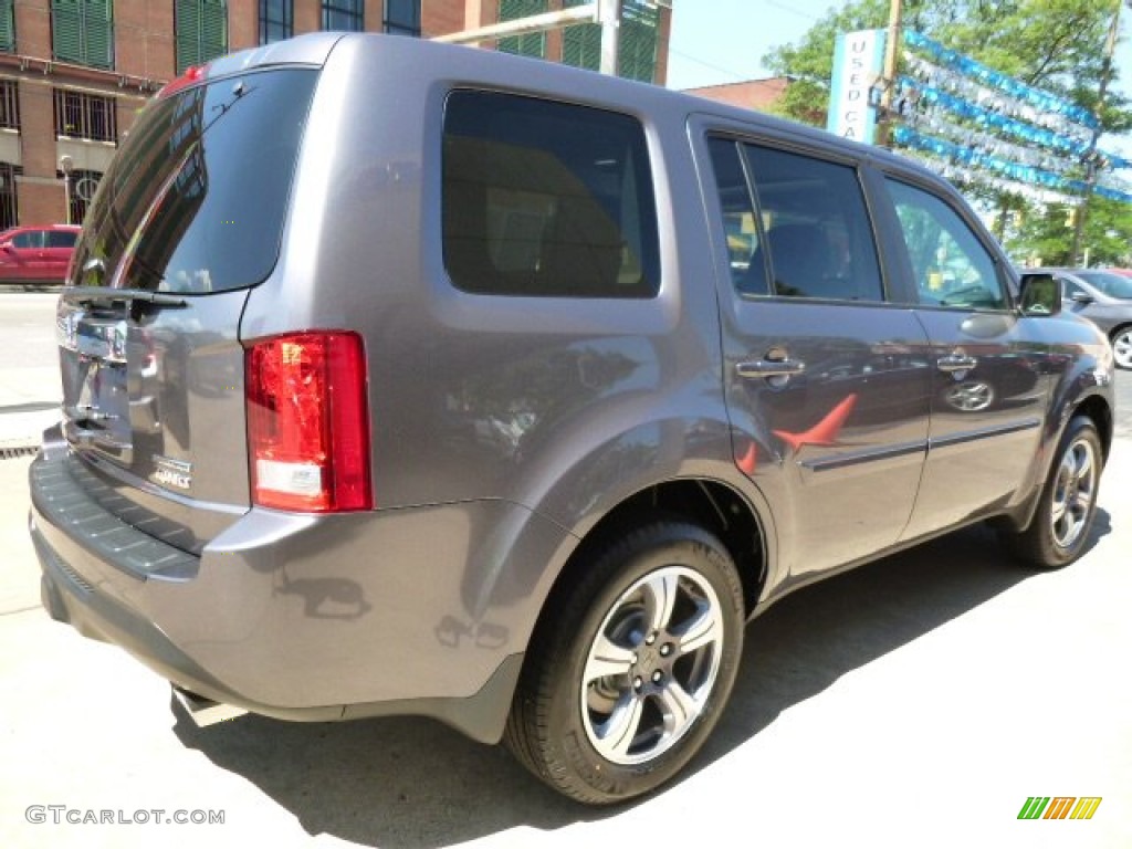 2015 Pilot SE 4WD - Modern Steel Metallic / Gray photo #13