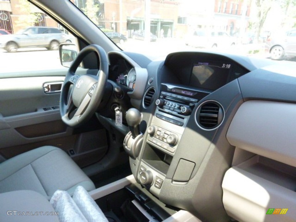 2015 Pilot SE 4WD - Modern Steel Metallic / Gray photo #16