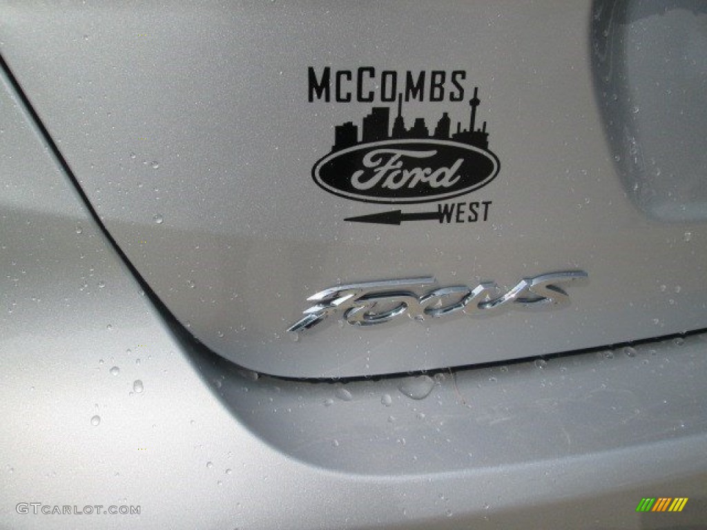 2015 Focus SE Sedan - Ingot Silver Metallic / Charcoal Black photo #11