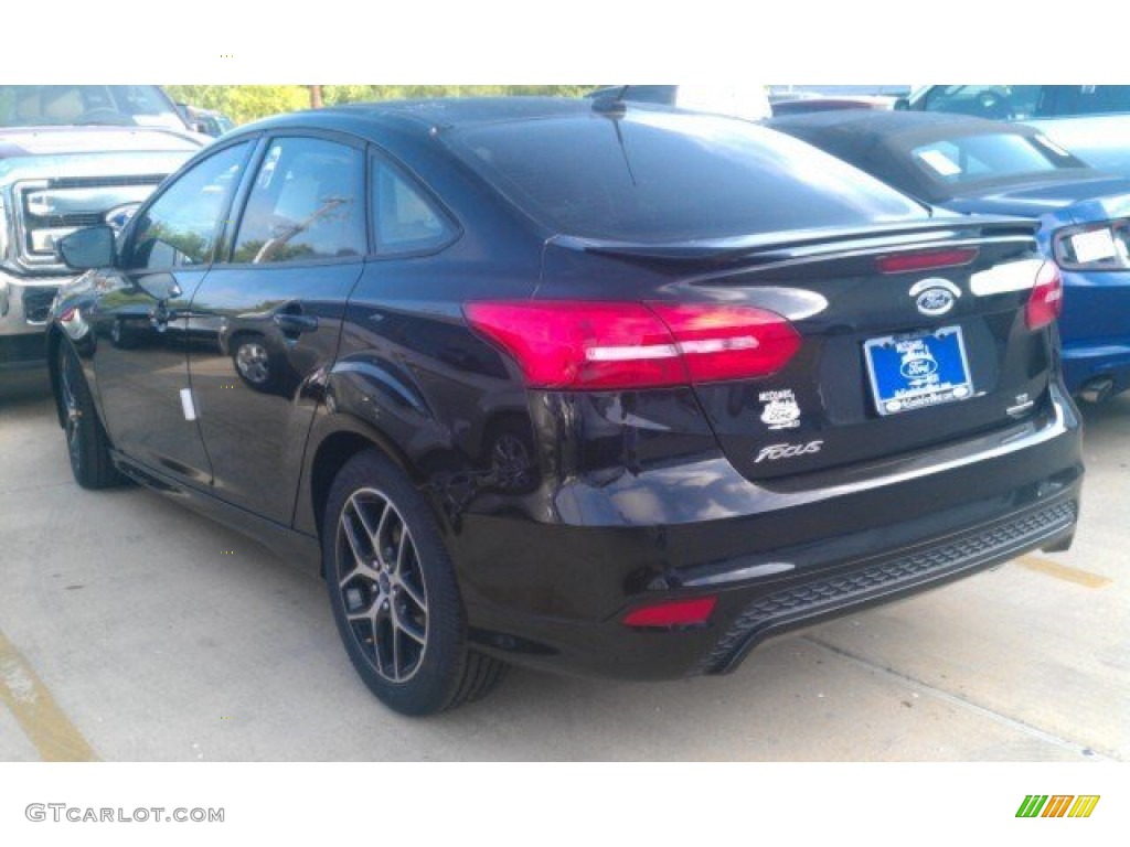 2015 Focus SE Sedan - Tuxedo Black Metallic / Charcoal Black photo #11