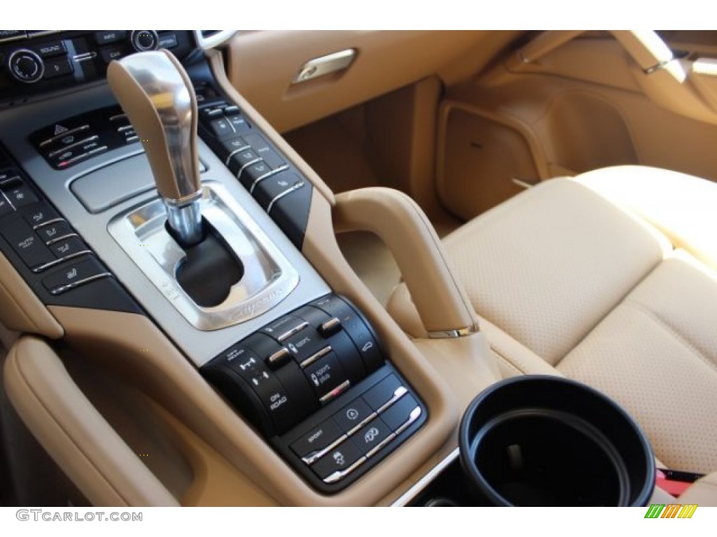 2016 Porsche Cayenne GTS Controls Photo #106038238