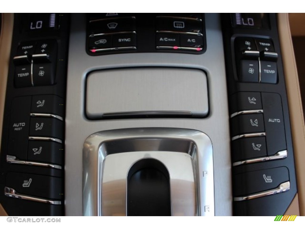 2016 Porsche Cayenne GTS Controls Photo #106038283