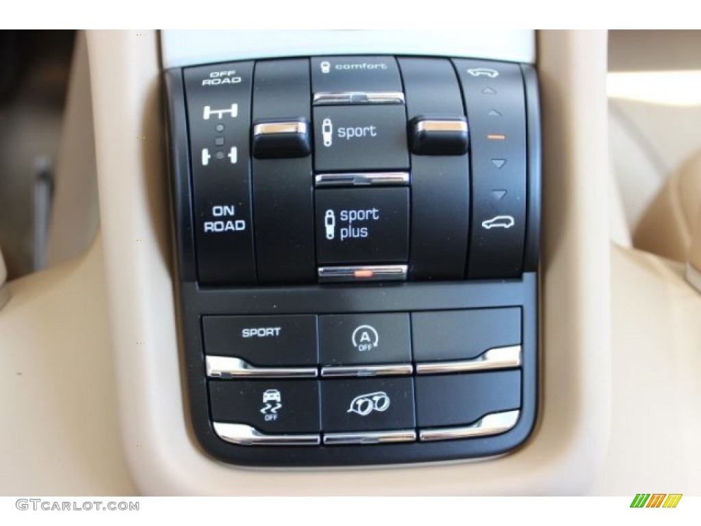 2016 Porsche Cayenne GTS Controls Photo #106038298