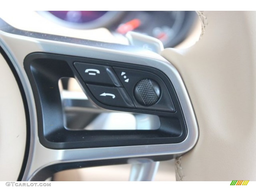 2016 Porsche Cayenne GTS Controls Photo #106038445