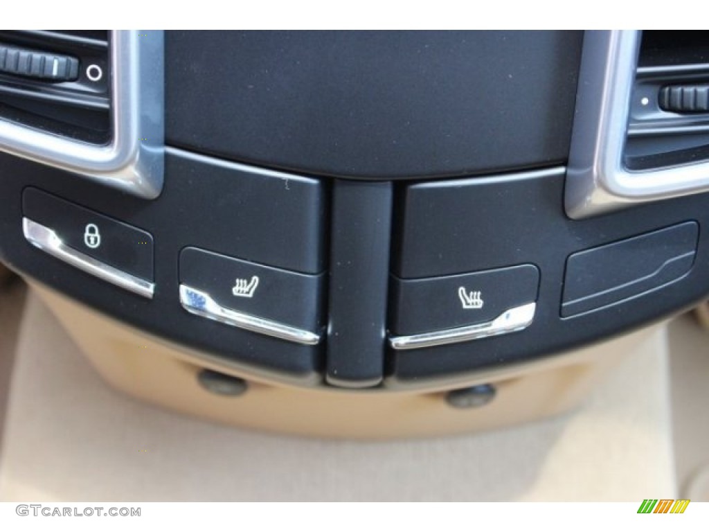 2016 Porsche Cayenne GTS Controls Photo #106038586