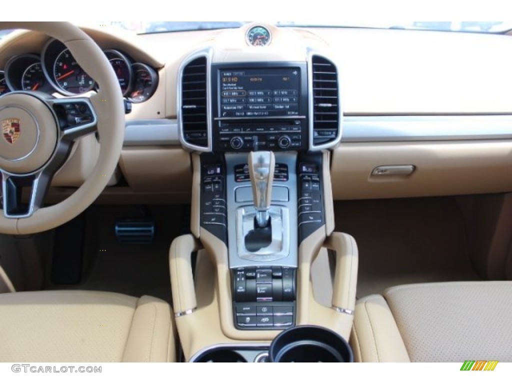 2016 Porsche Cayenne GTS Controls Photo #106038601
