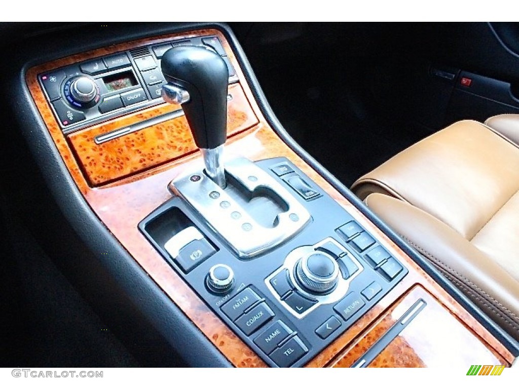 2007 A8 4.2 quattro - Light Silver Metallic / Sand Beige photo #24