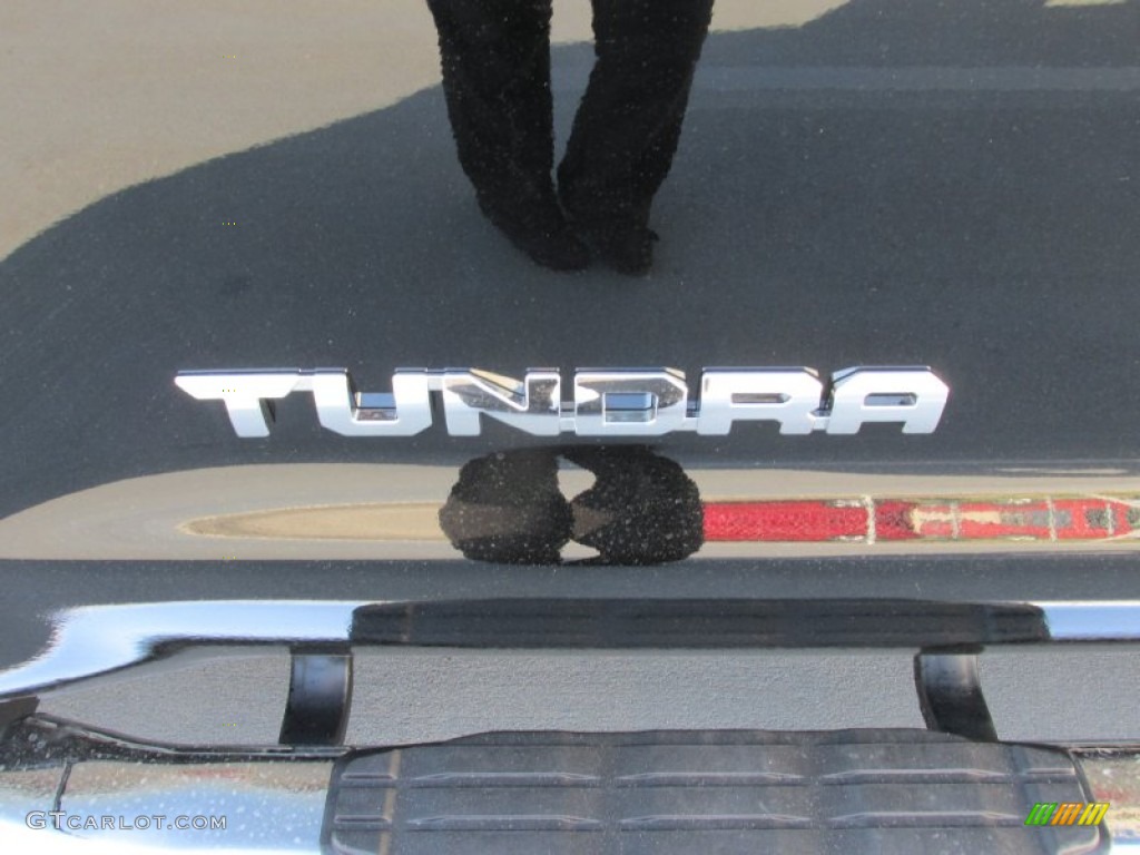 2015 Tundra SR5 CrewMax - Black / Black photo #14