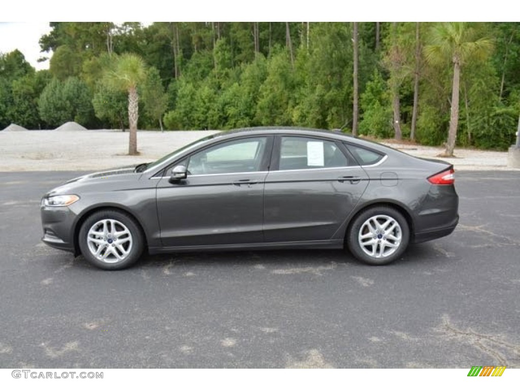 2016 Fusion SE - Magnetic Metallic / Charcoal Black photo #9