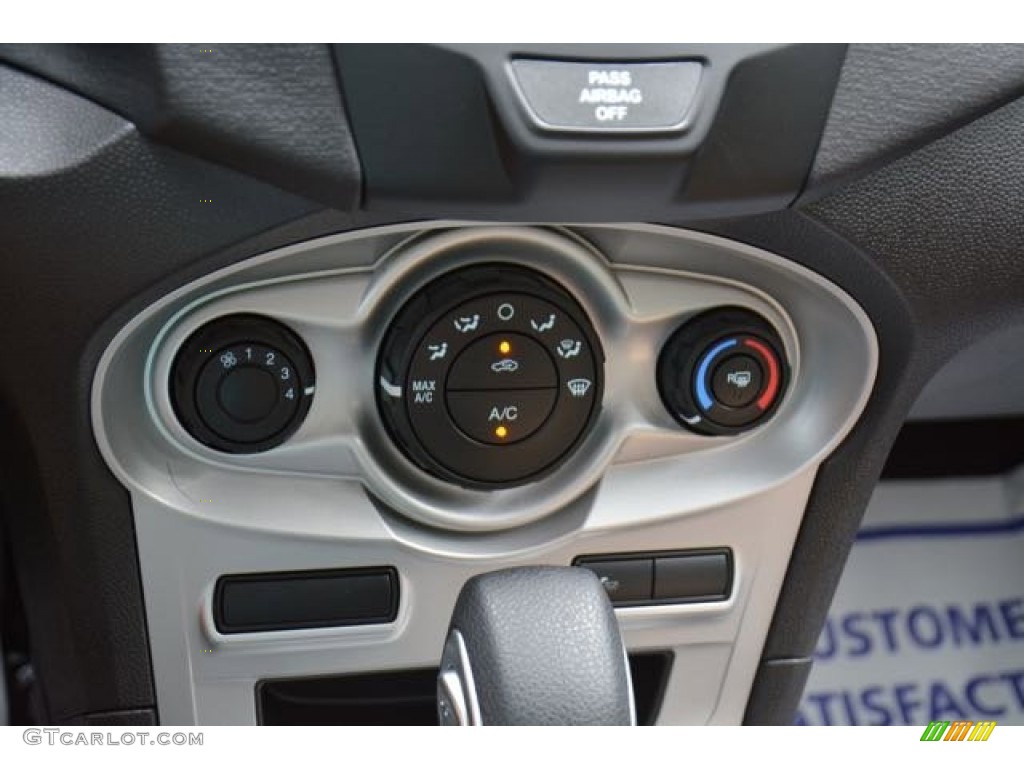 2015 Fiesta SE Hatchback - Magnetic Metallic / Charcoal Black photo #24