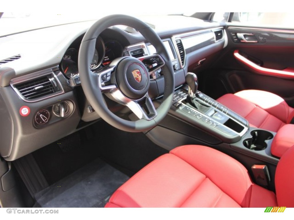 Black/Garnet Red Interior 2016 Porsche Macan S Photo #106068738