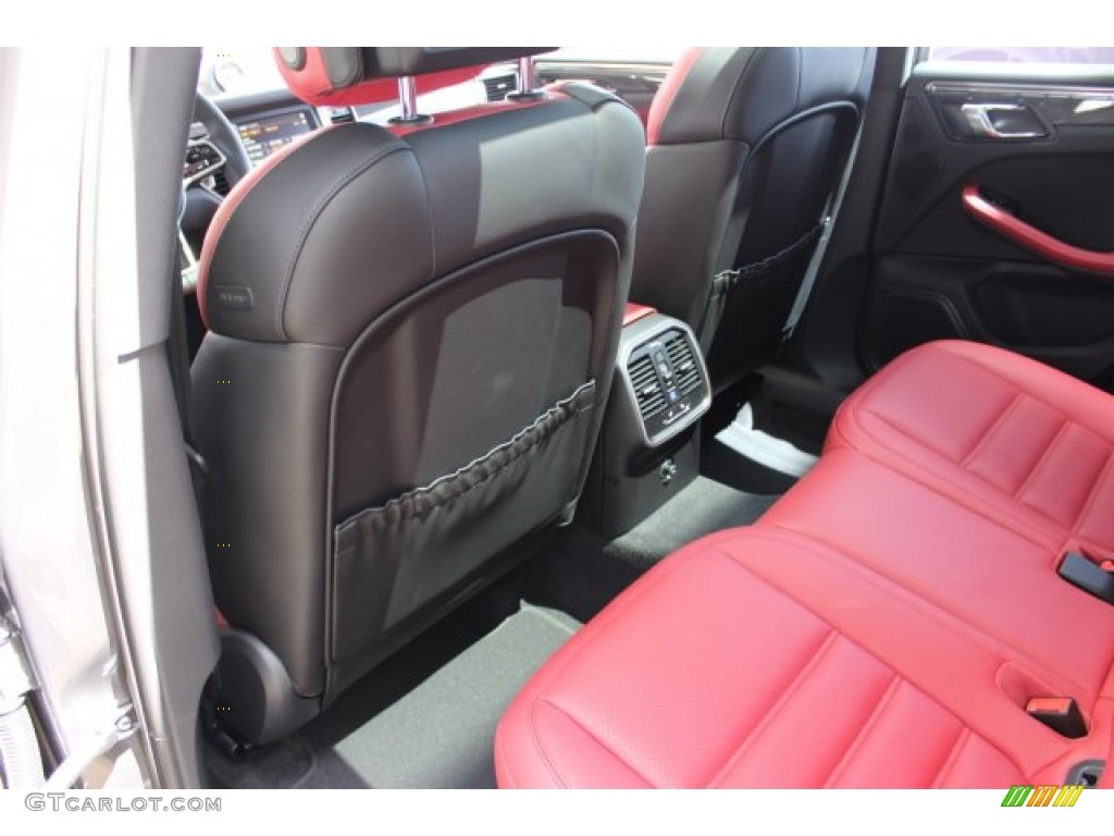 Black/Garnet Red Interior 2016 Porsche Macan S Photo #106068923