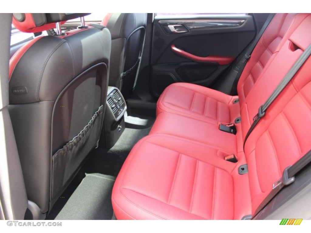 Black/Garnet Red Interior 2016 Porsche Macan S Photo #106068934