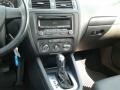 Black - Jetta SE Sedan Photo No. 14