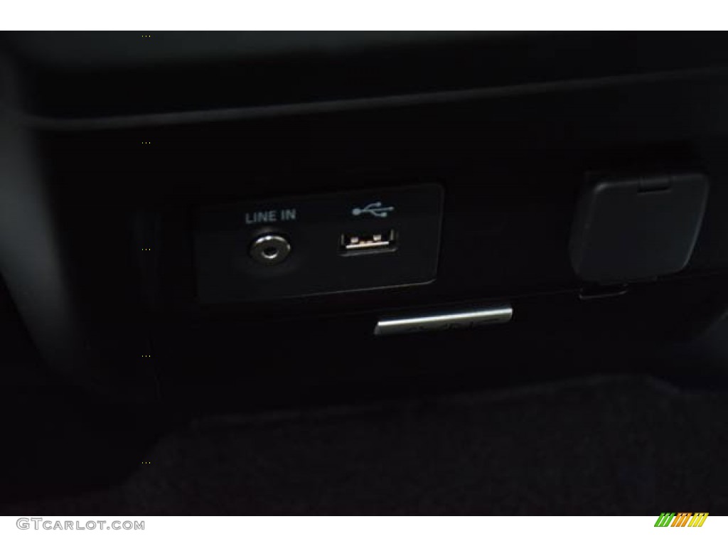 2015 F150 XLT SuperCab - Tuxedo Black Metallic / Medium Earth Gray photo #24