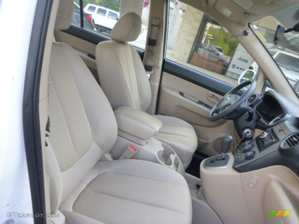 2010 Rondo LX - Clear White / Beige photo #13