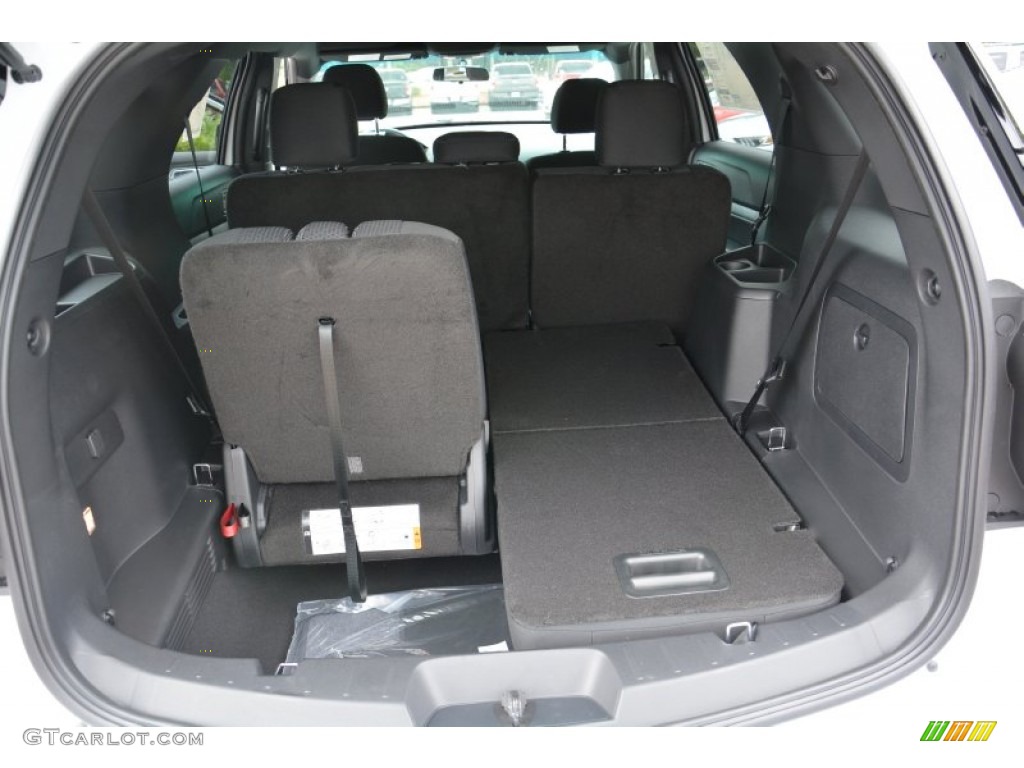 2016 Explorer XLT - Oxford White / Ebony Black photo #8