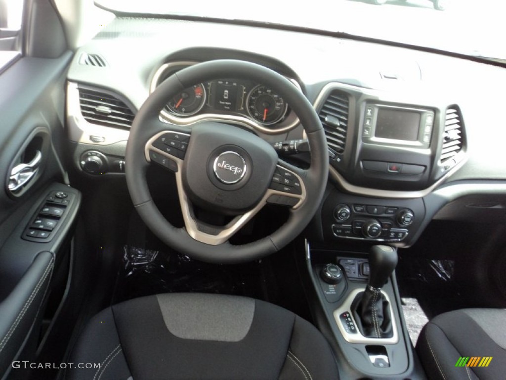 Black Interior 2016 Jeep Cherokee Sport 4x4 Photo #106079890