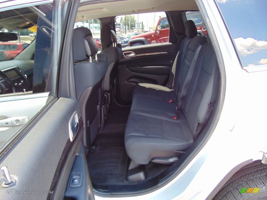 2012 Grand Cherokee Laredo 4x4 - Bright Silver Metallic / Black photo #21