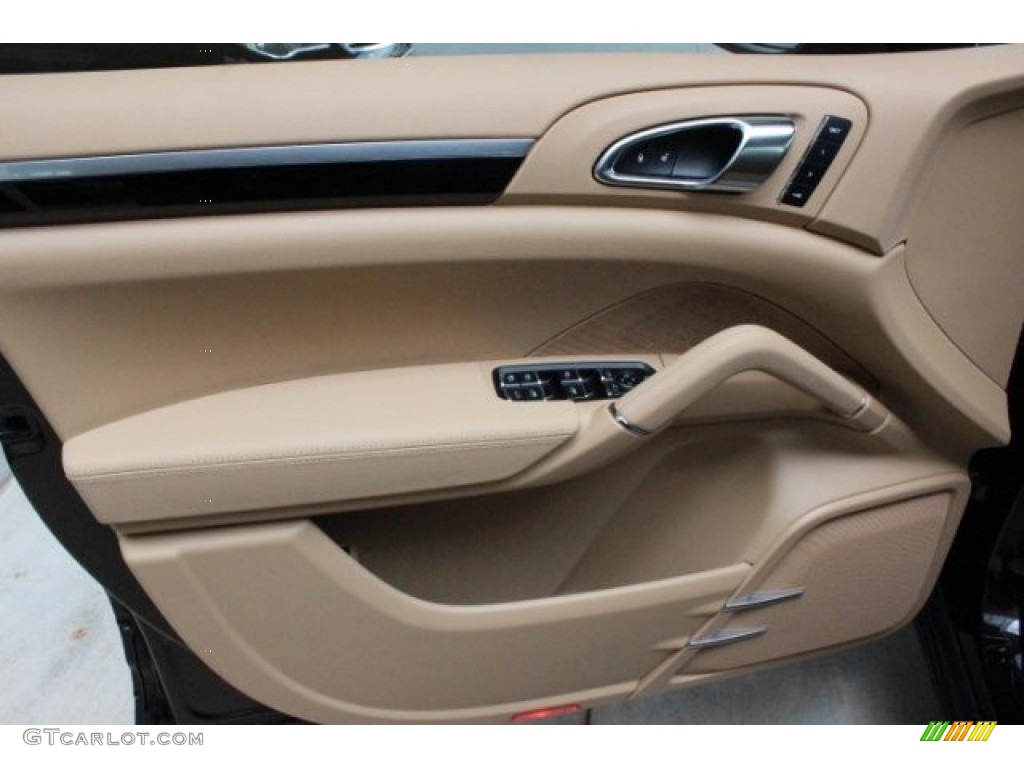 2016 Porsche Cayenne Standard Cayenne Model Luxor Beige Door Panel Photo #106083917