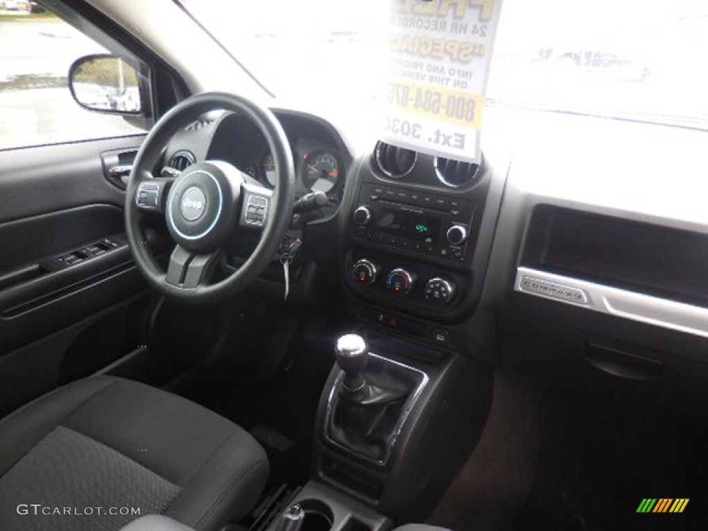 2014 Compass Sport - Bright White / Dark Slate Gray/Light Pebble photo #12