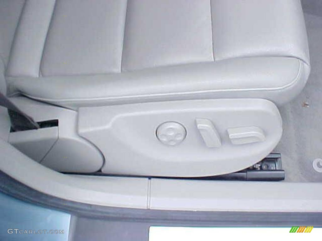 2006 A4 2.0T quattro Sedan - Liquid Blue Metallic / Platinum photo #13