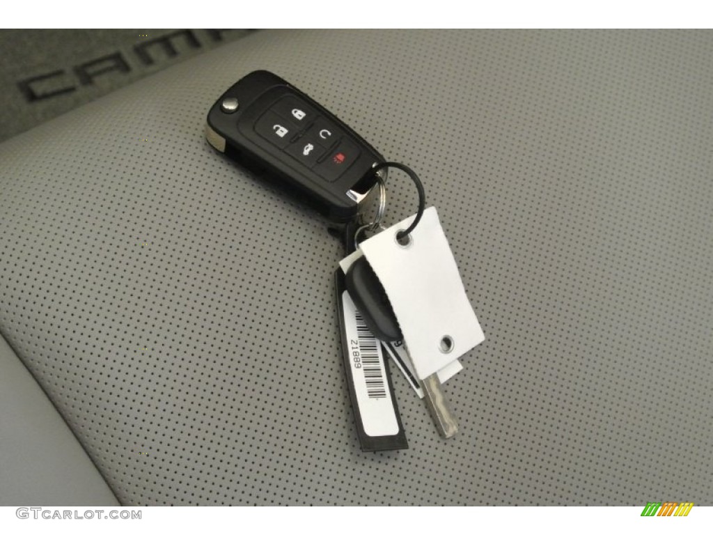 2015 Chevrolet Camaro LT/RS Convertible Keys Photos