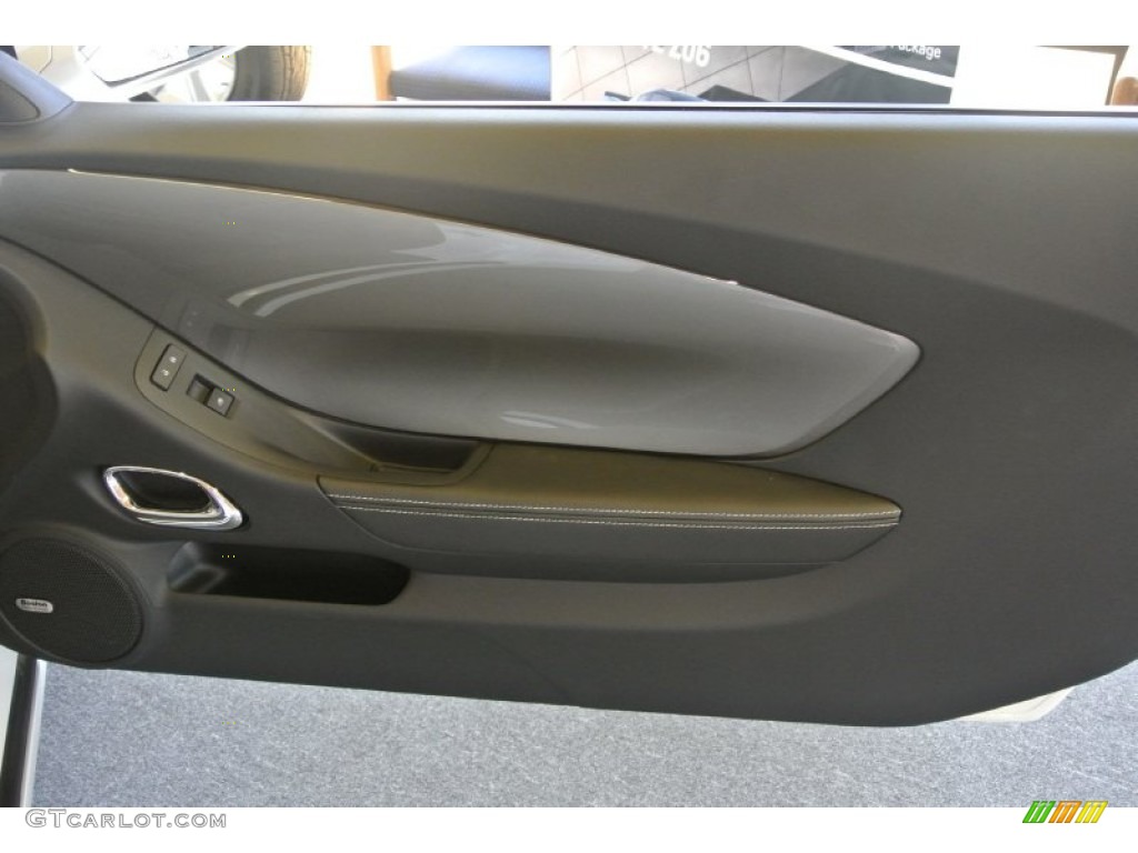 2015 Chevrolet Camaro LT/RS Convertible Gray Door Panel Photo #106096525