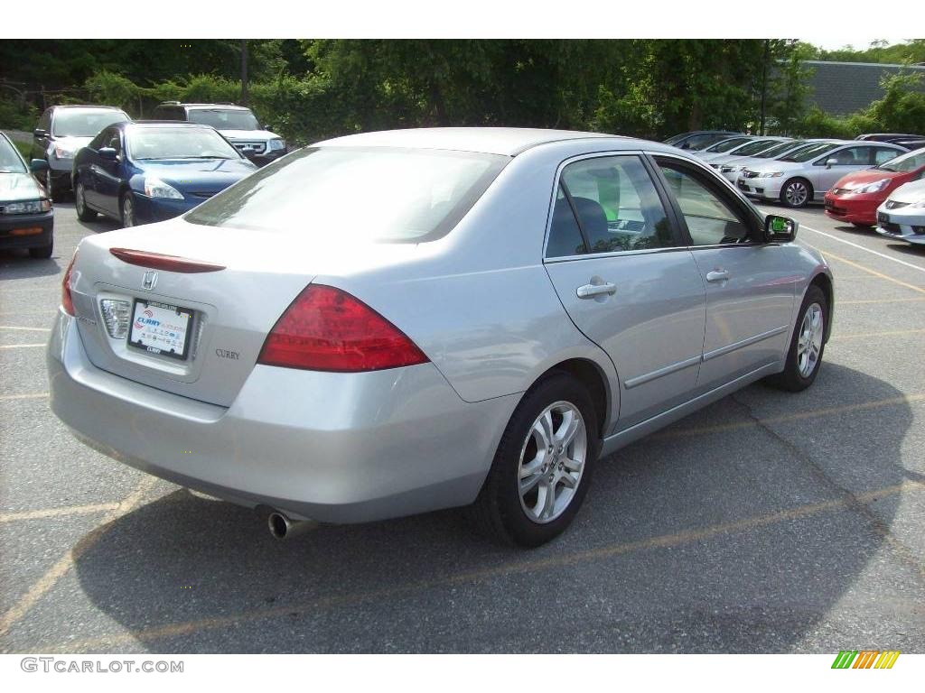 2006 Accord SE Sedan - Alabaster Silver Metallic / Gray photo #3