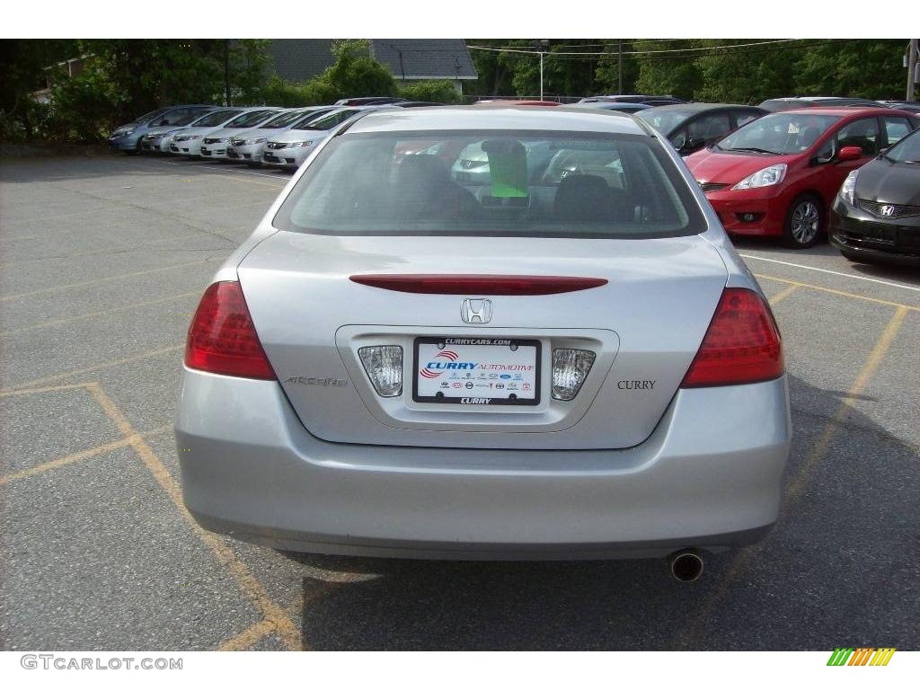 2006 Accord SE Sedan - Alabaster Silver Metallic / Gray photo #22