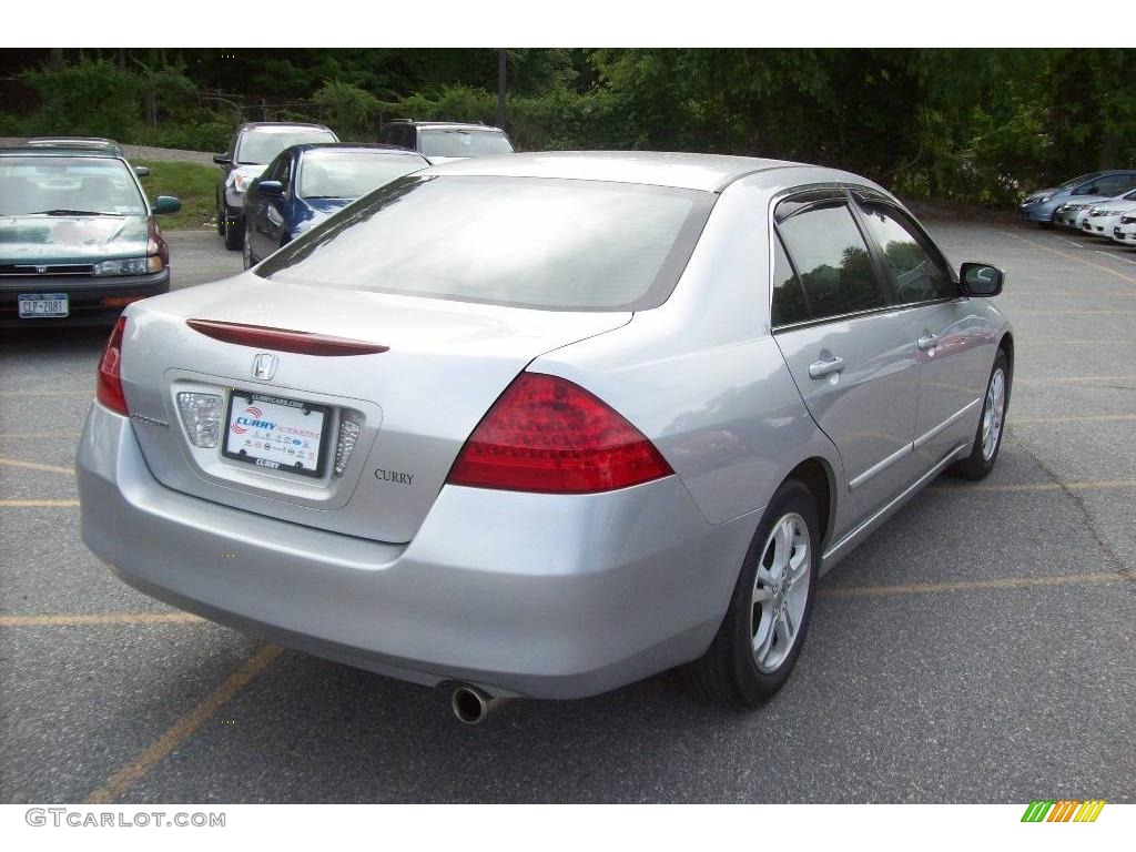2006 Accord SE Sedan - Alabaster Silver Metallic / Gray photo #23