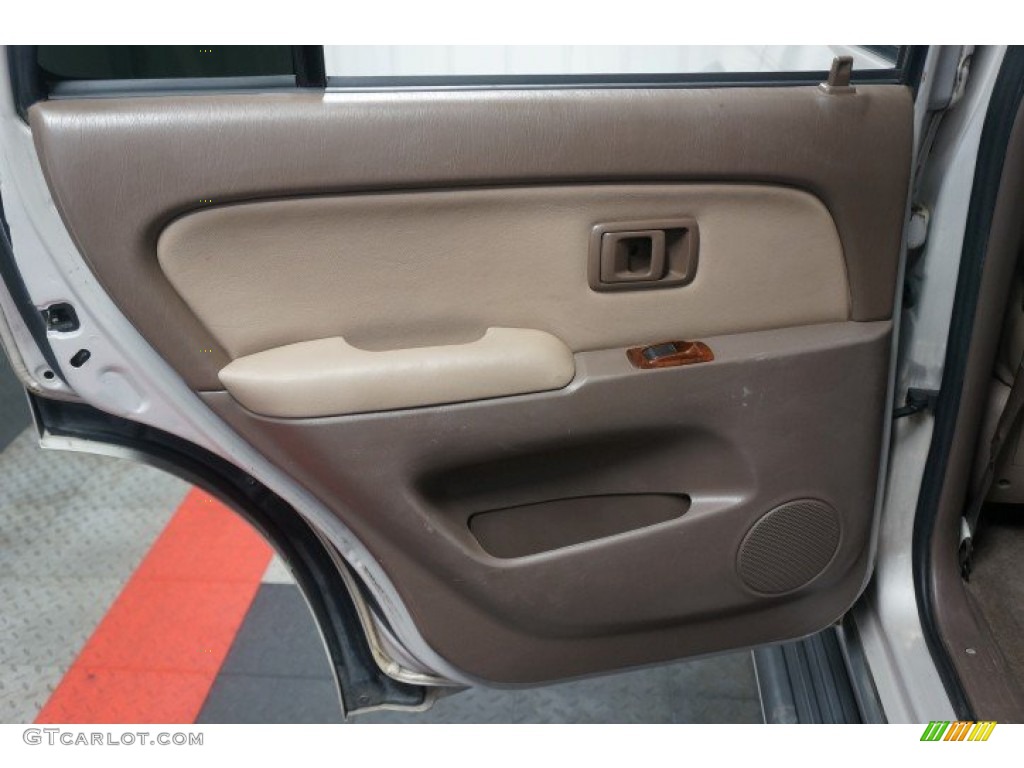 1998 4Runner Limited 4x4 - White / Oak photo #15