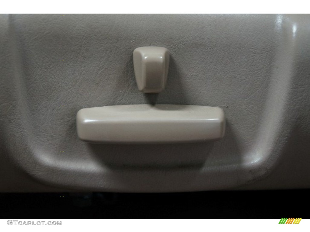 1998 4Runner Limited 4x4 - White / Oak photo #21