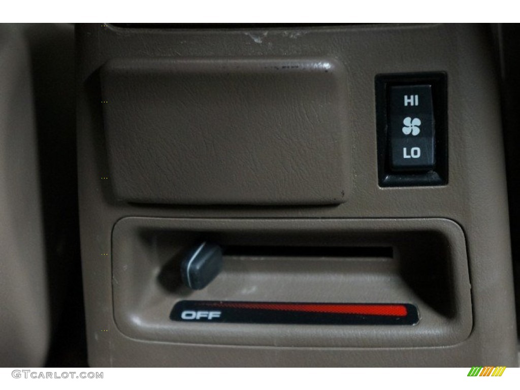 1998 4Runner Limited 4x4 - White / Oak photo #24