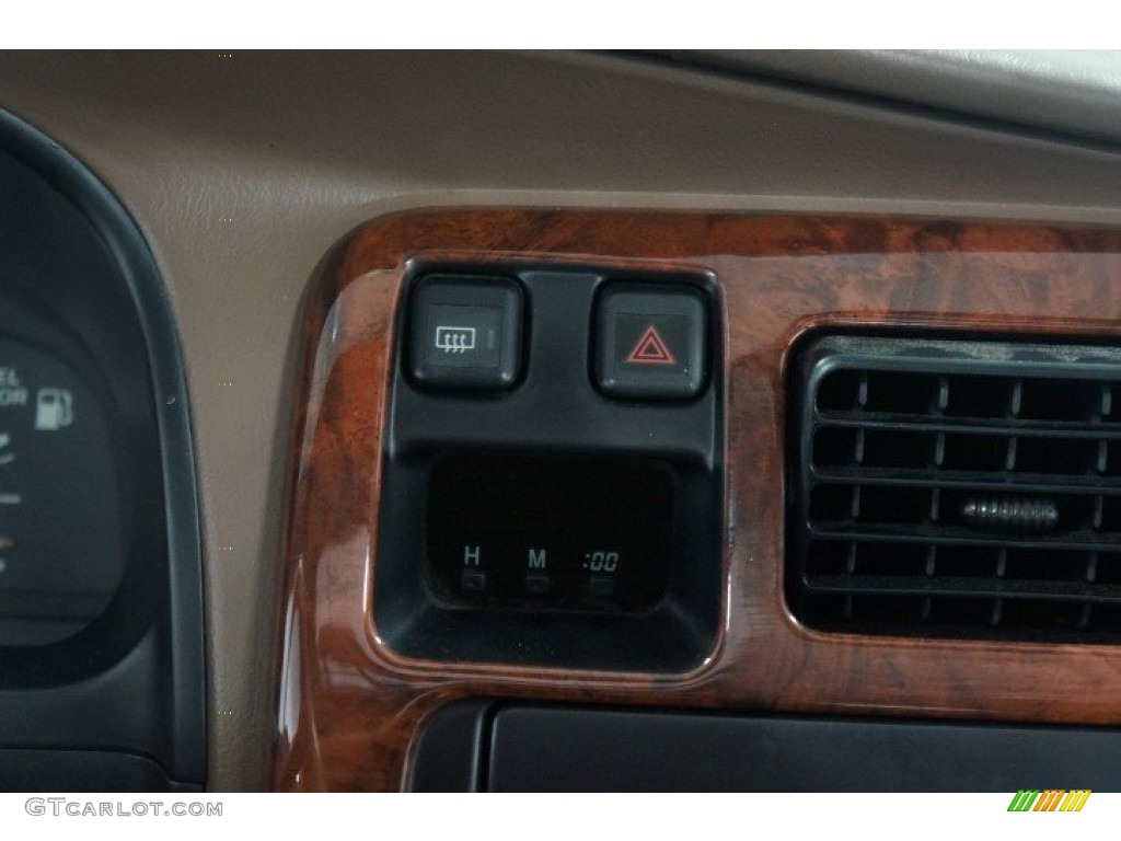 1998 4Runner Limited 4x4 - White / Oak photo #32