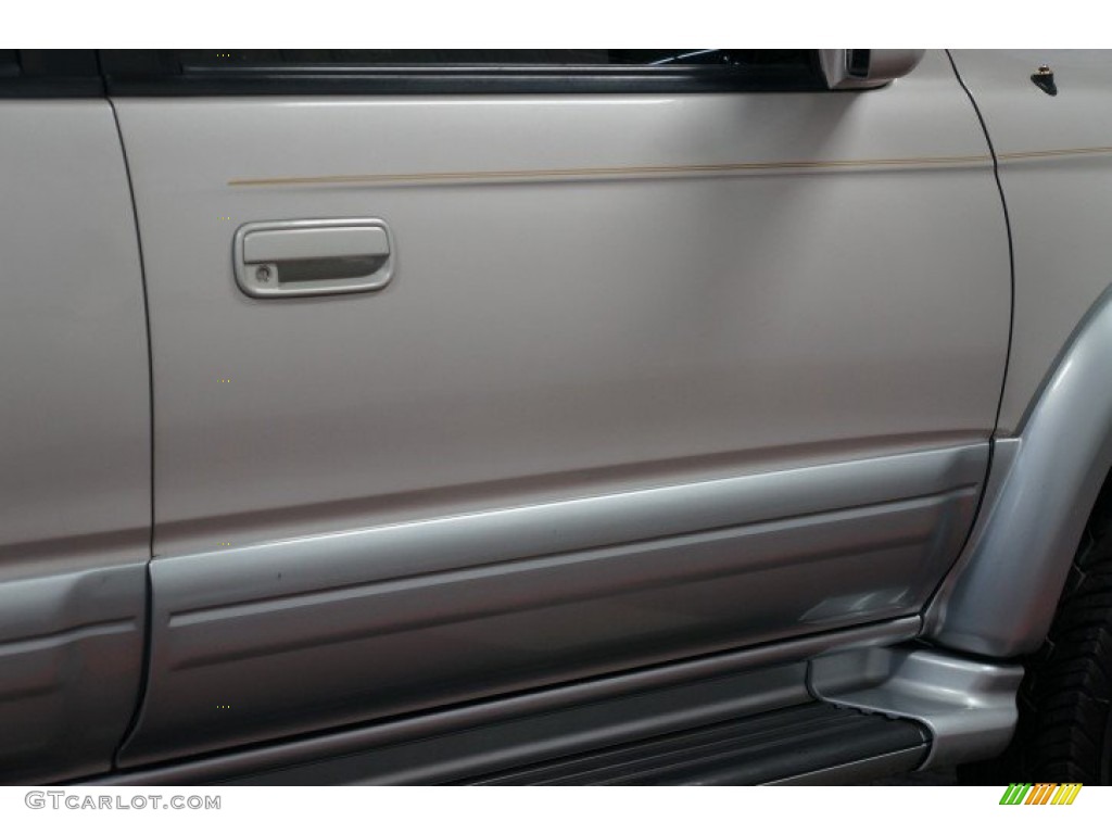 1998 4Runner Limited 4x4 - White / Oak photo #49