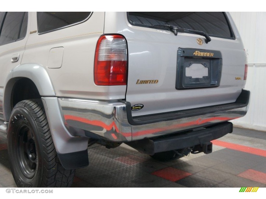 1998 4Runner Limited 4x4 - White / Oak photo #57