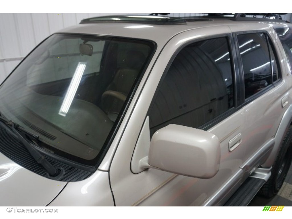 1998 4Runner Limited 4x4 - White / Oak photo #72